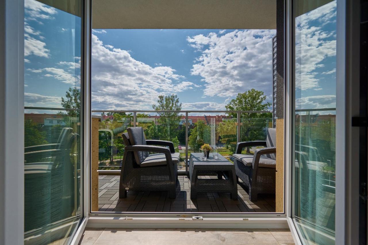 Spacious Apartment Suitable For Remote Work With Balcony & Parking By Noclegi Renters วรอตซวาฟ ภายนอก รูปภาพ